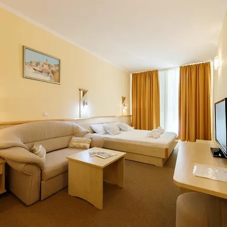 Hotel Family Adria 3*