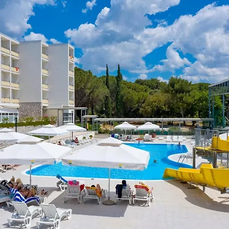 Family Adria Hotel