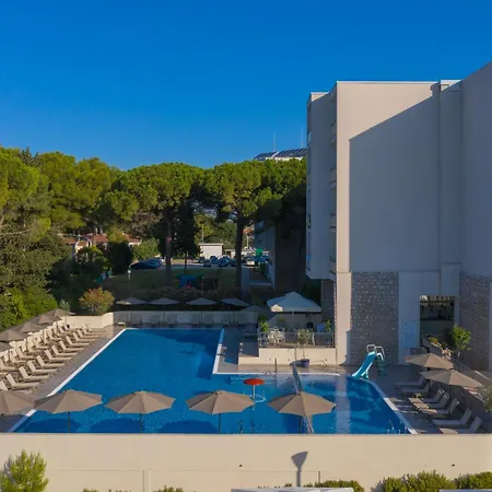 Hotel Family Adria 3*