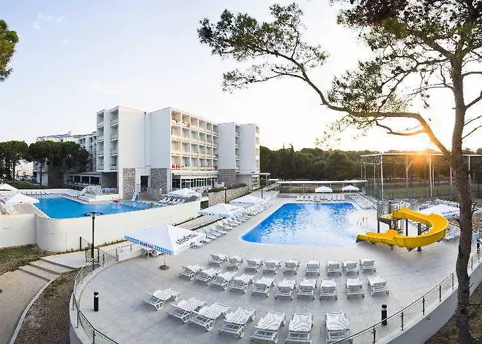 Family Adria Hotel