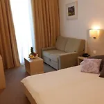 Family Adria 4*