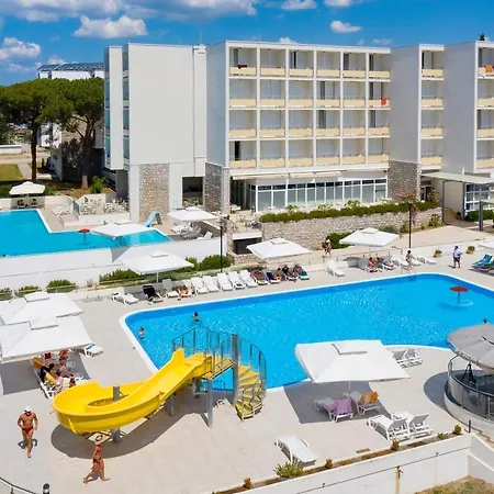 Hotel Family Adria 3*