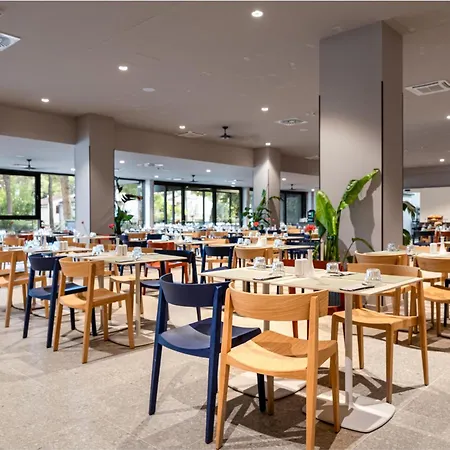 Hotel Family Adria 4*