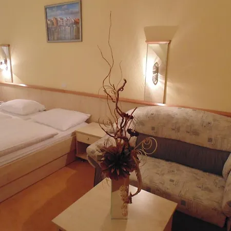 فندق Family Adria بيوغْغاد نا موغو