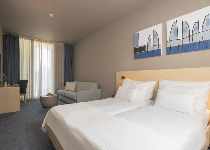 Family Adria Otel Biograd Na Moru