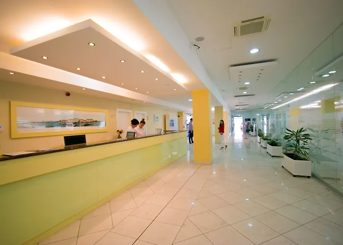 Family Adria Otel 3*